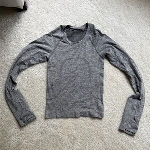 lululemon athletica Heather Gray Long Sleeve Top